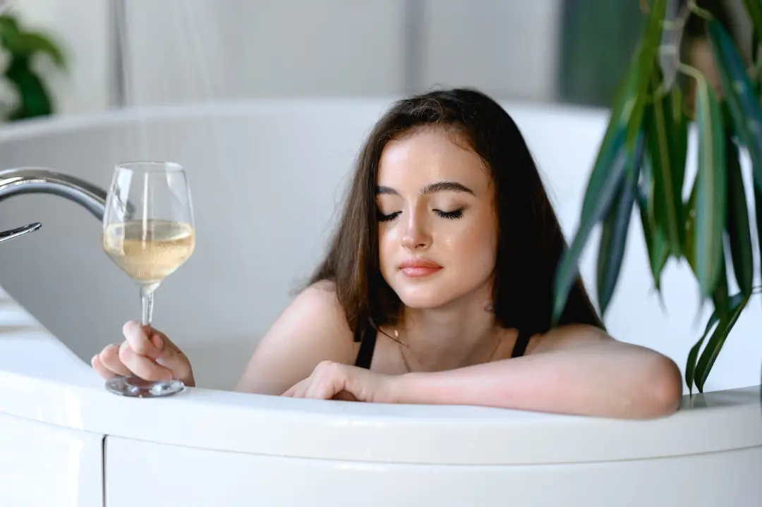 The Risks of Drinking Alcohol While on Accutane