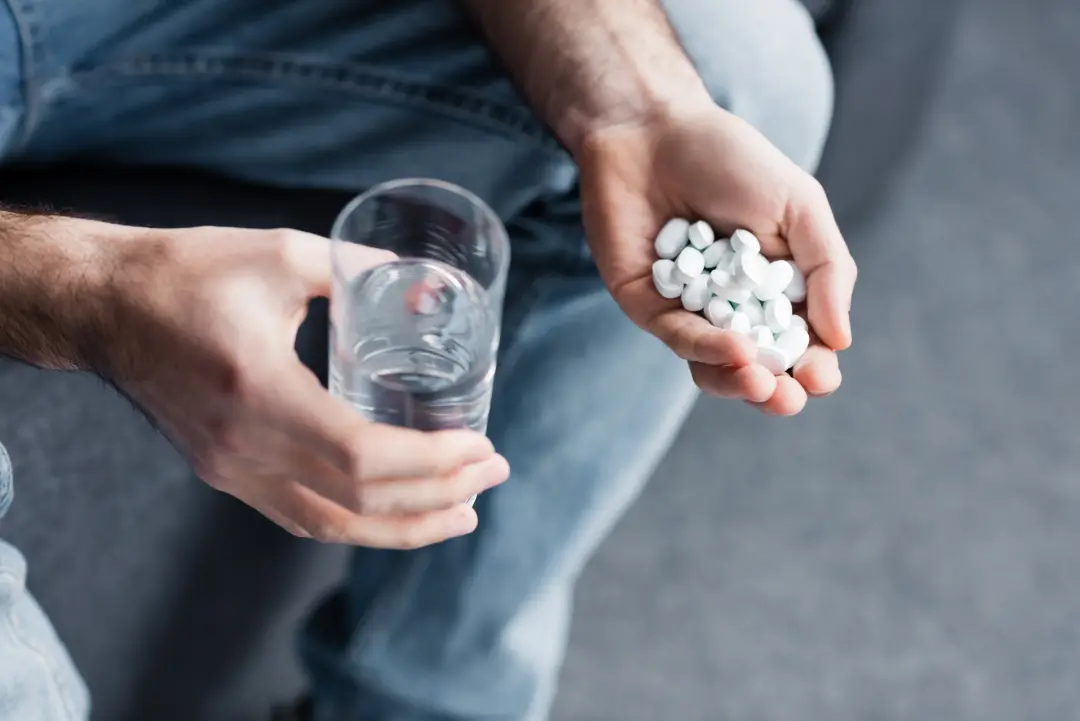 What Are the Signs and Treatment for Opioid Addiction